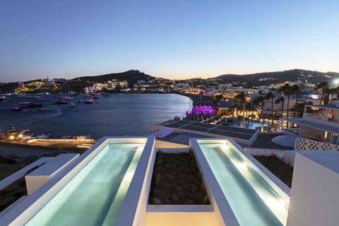 Pool view, Sea view