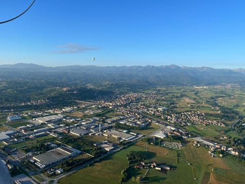 Neighbourhood, Bird's eye view, City view, Mountain view
