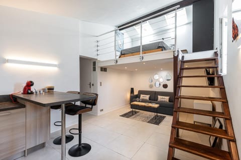 Kitchen or kitchenette, Living room, Seating area