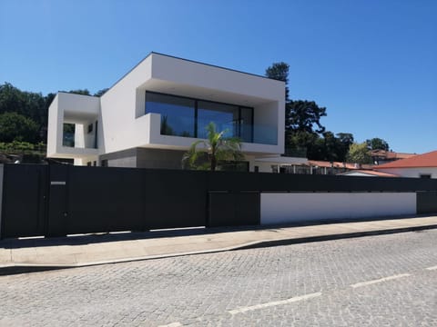 Property building, Facade/entrance, Parking