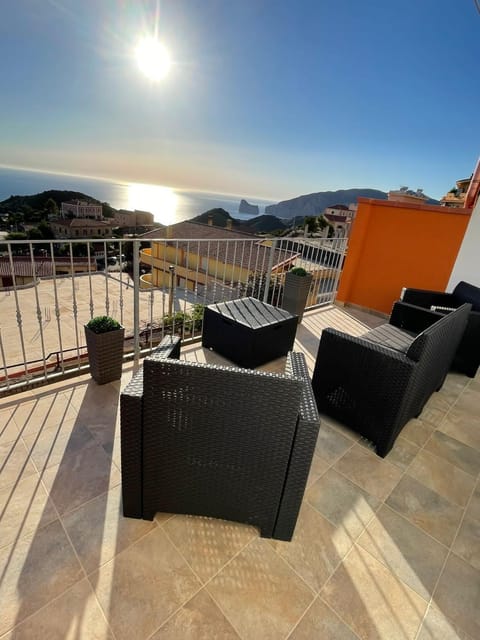 View (from property/room), Balcony/Terrace, Sea view