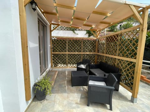 Toilet, Inner courtyard view