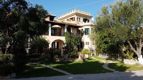 Facade/entrance, Garden view
