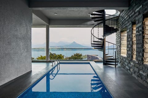 Nearby landmark, Natural landscape, Lake view, Landmark view, Landmark view, Mountain view, Pool view, Swimming pool, towels