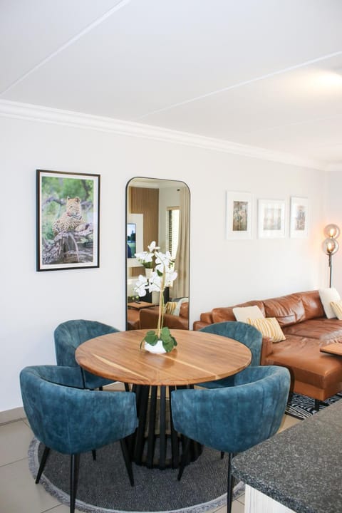 Living room, Diving