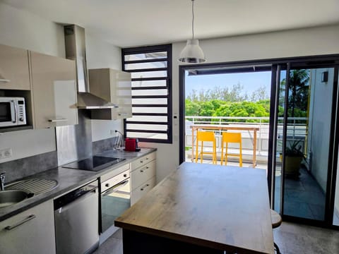 View (from property/room), Balcony/Terrace, Dining area, kitchen