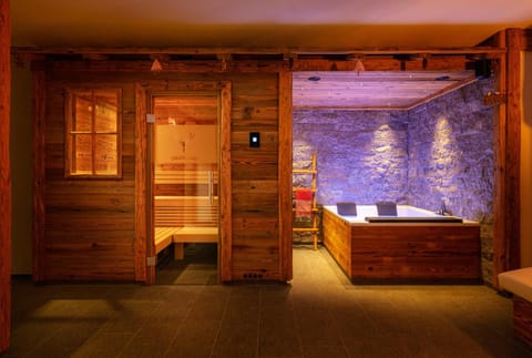 Hot Tub, Sauna, Spa and wellness centre/facilities