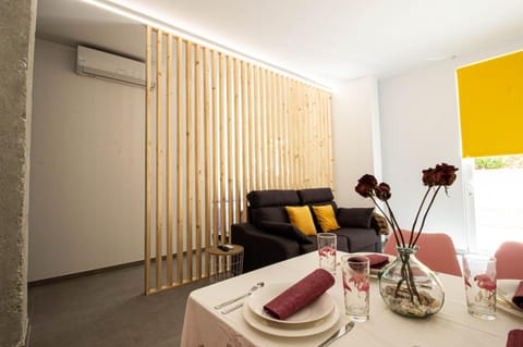 Living room, Seating area, Dining area, air conditioner