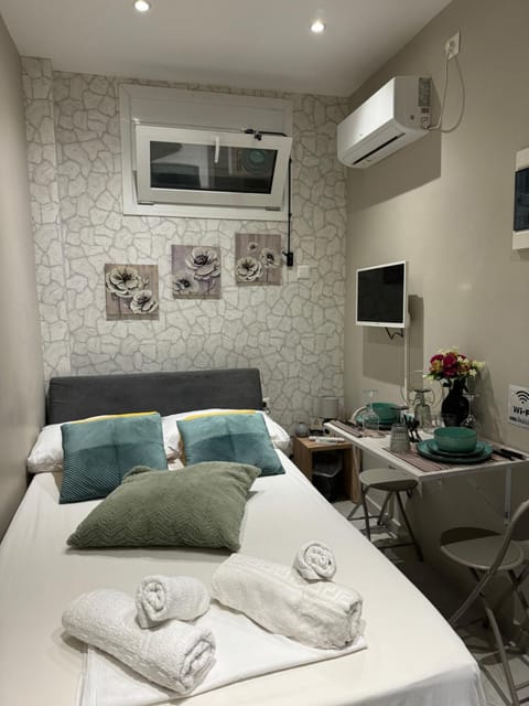 AIOLOS LUXURY alimos market apartment 2 near the sea Apartment in Alimos