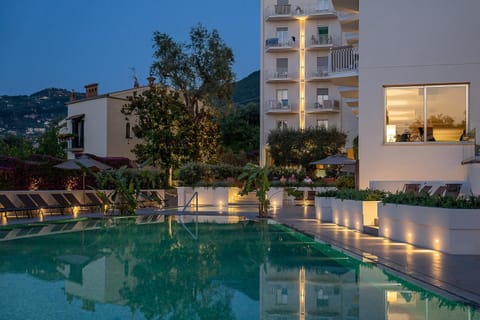 Property building, Swimming pool