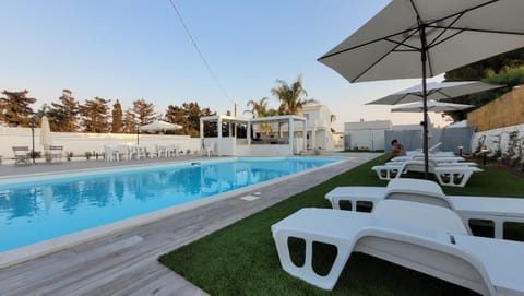 Property building, Swimming pool, Swimming pool