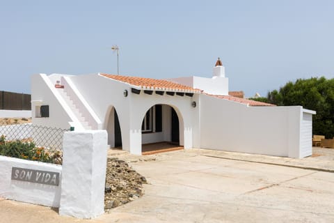 Property building, Facade/entrance, Balcony/Terrace