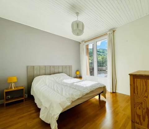 75m With Balcony Near The Slopes! Apartment in Saint-Chaffrey