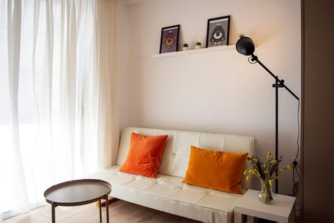 Stylish Modern Studio, Chalkida centre, seaside Apartment in Euboea