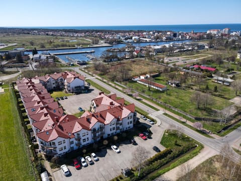 Property building, Neighbourhood, Natural landscape, Bird's eye view, City view, Sea view, Location, Parking