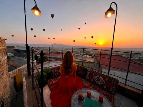 View (from property/room), Balcony/Terrace, Sunrise
