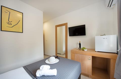 TV and multimedia, Bedroom, towels