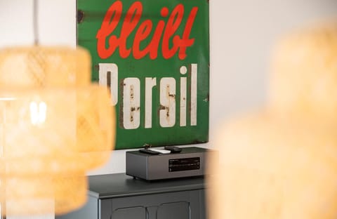 TV and multimedia, Text overlay