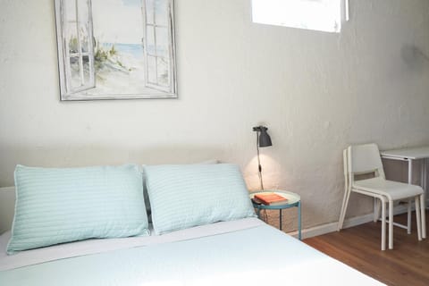 Tropical Cottage in Prime Airport Area Apartment in Miami