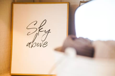 Tropical Cottage in Prime Airport Area Apartment in Miami