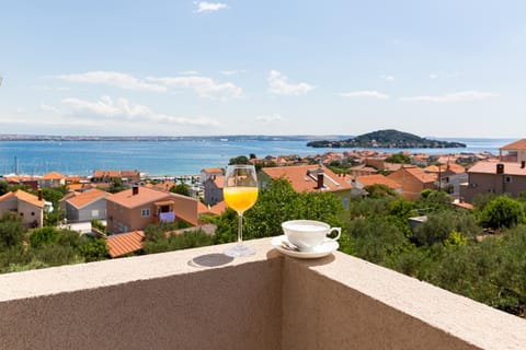 Natural landscape, View (from property/room), Balcony/Terrace, City view, Sea view
