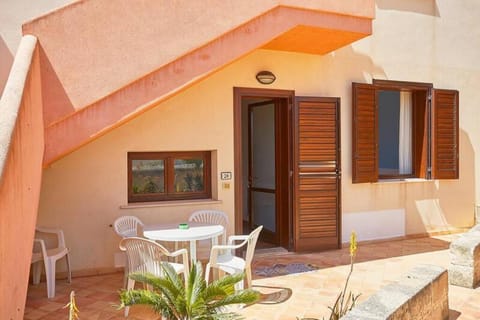 Patio, Facade/entrance, Balcony/Terrace