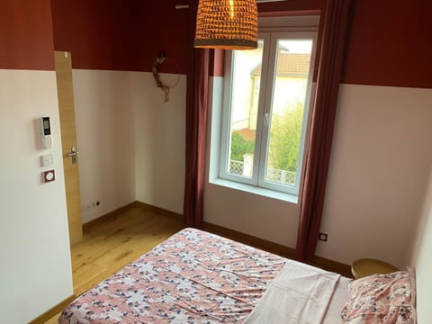 Maison lyon 8 jardin parking studio indépendant sur demande Villa in Lyon