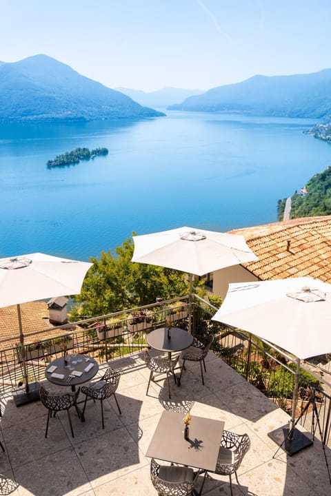 Restaurant/places to eat, Natural landscape, View (from property/room), Dining area