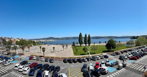 Day, Neighbourhood, City view, Sea view, Location, Parking