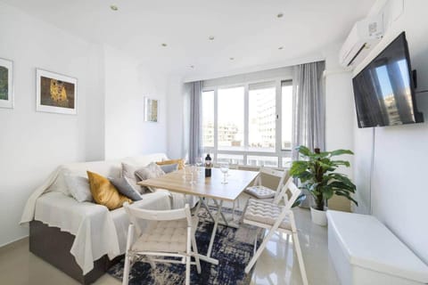 TV and multimedia, Living room, Dining area, air conditioner