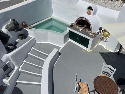 Property building, Hot Tub