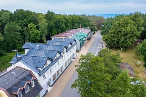 Property building, Neighbourhood, Natural landscape, Bird's eye view, Street view
