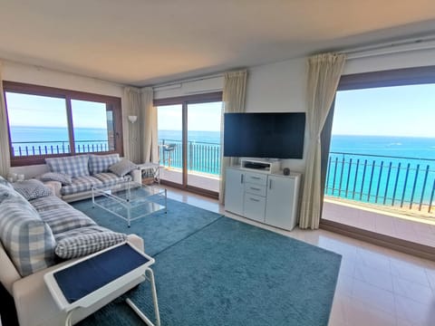Balcony/Terrace, Living room, Seating area, Sea view