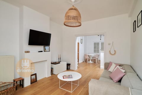 TV and multimedia, Seating area