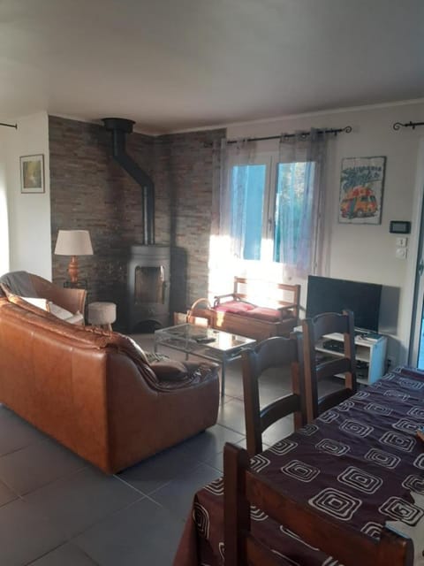 Le devezou Malons et Elze House in Auvergne-Rhône-Alpes