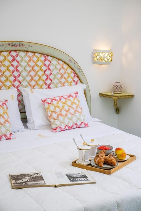 Photo of the whole room, Breakfast