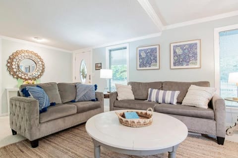 Dozing on Dog River- River Access Dock Yard House in Mobile