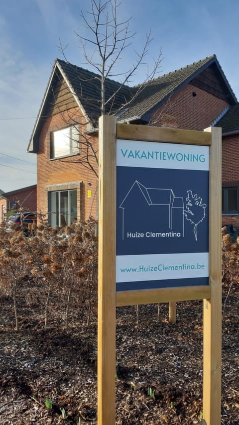 Property building, Property logo or sign, Logo/Certificate/Sign, Street view