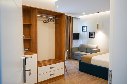 Bed, Photo of the whole room, Bedroom, wardrobe