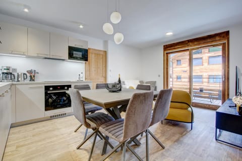 Dining area, kitchen