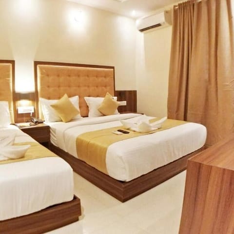 Bed, Photo of the whole room, Bedroom, towels, air conditioner