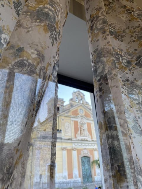 Property building, Day, Landmark view