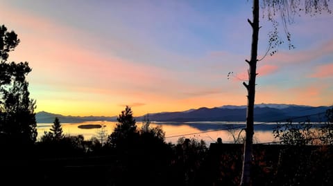 Natural landscape, Lake view, Mountain view, Sunrise
