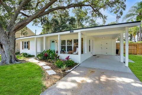 Rave Reviews for Waterway Views Spa Comfy Beds Bring Your Boat House in Anastasia Island