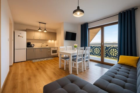 Living room, kitchen, kitchen