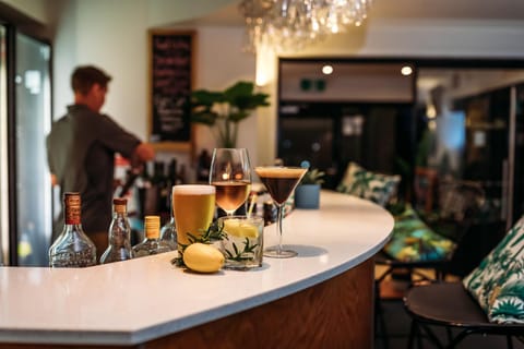 Restaurant/places to eat, Lounge or bar, Lounge or bar