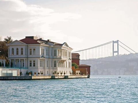 Property building, Nearby landmark, Sea view