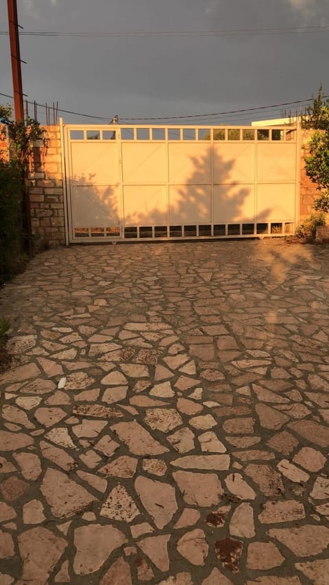 Vila Osmani 1 Apartment in Ksamil