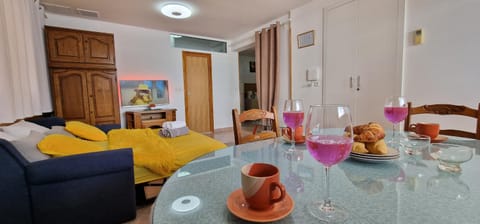 In Drift App 20 m from the beach in Stobrec - Split Apartment in Šibenik-Knin County, Croatia