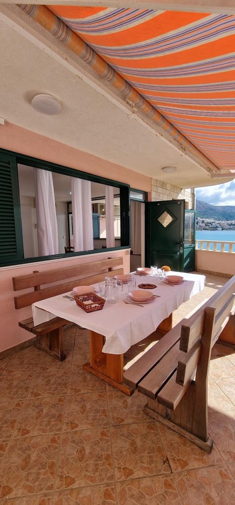 View (from property/room), Balcony/Terrace, Seating area